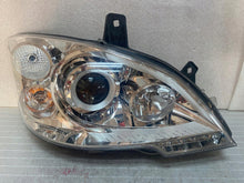 Laden Sie das Bild in den Galerie-Viewer, Frontscheinwerfer Mercedes-Benz Viano A6398202961 Xenon Rechts Headlight