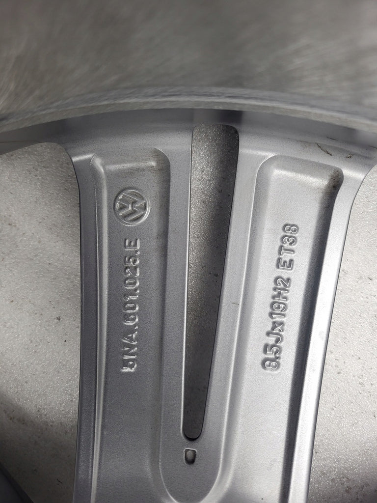 1x Alufelge 19 Zoll 8.5" 5x112 38ET 5NA601025E VW Tiguan Rim Wheel