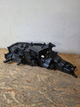 Laden Sie das Bild in den Galerie-Viewer, Frontscheinwerfer Toyota 4 Yaris 132178 EUK0-8 FULL LED Links Headlight