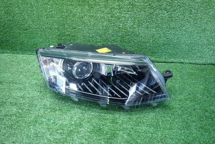 Frontscheinwerfer Skoda Octavia III 5E1941016B Rechts Scheinwerfer Headlight SCH8793038371qz