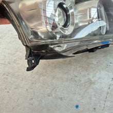 Load image into Gallery viewer, Frontscheinwerfer Toyota Avensis Xenon Rechts Scheinwerfer Headlight SCH9379144814qv