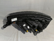 Laden Sie das Bild in den Galerie-Viewer, Frontscheinwerfer Skoda Kamiq 658941016 LED Rechts Scheinwerfer Headlight SCH9814349813yt