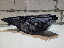 Laden Sie das Bild in den Galerie-Viewer, Frontscheinwerfer Audi A6 C8 4K0941040 Full LED Ein Stück (Rechts oder Links)