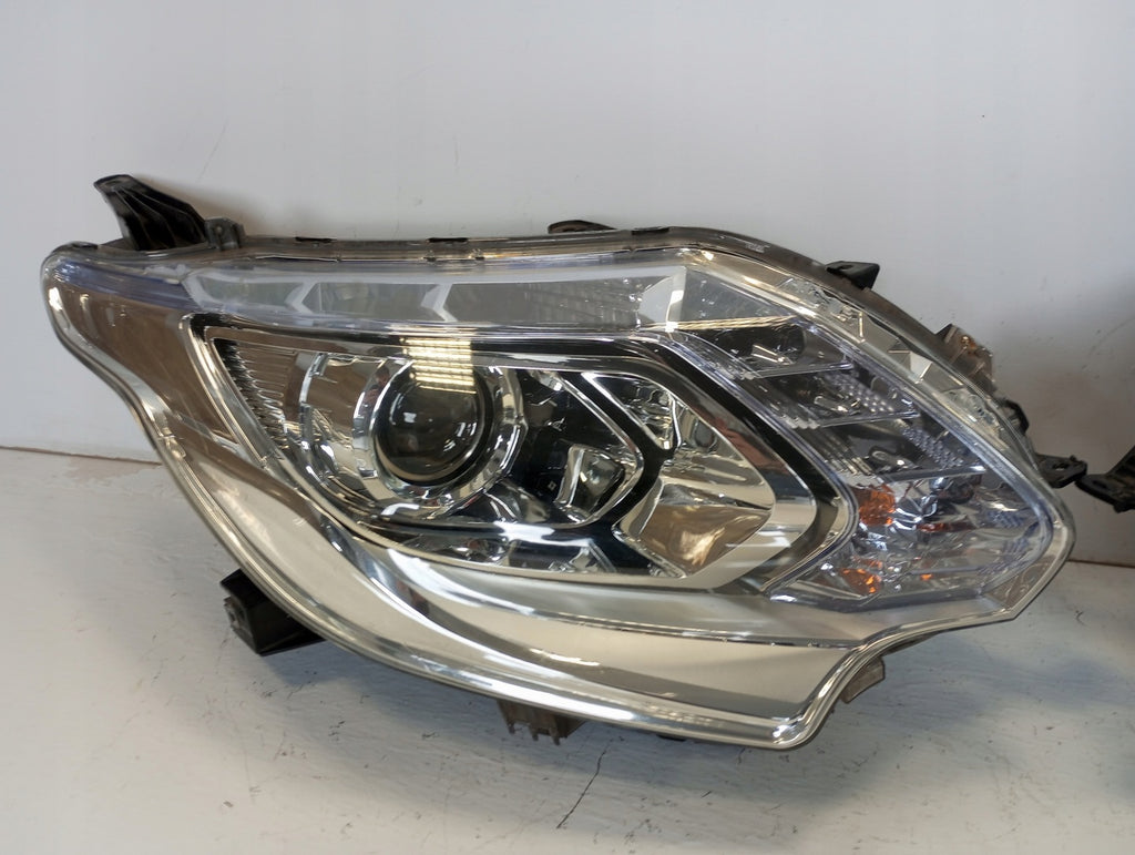 Frontscheinwerfer Mitsubishi L200 Xenon Ein Stück (Rechts oder Links) Headlight