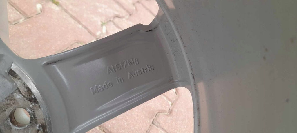 1x Alufelge 17 Zoll 7.5" 5x112 51ET Glanz Silber 8V0601025CT Audi A3 Rim Wheel FEL8595079555wz