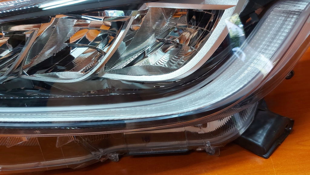 Frontscheinwerfer Toyota Yaris LED Ein Stück (Rechts oder Links) Headlight