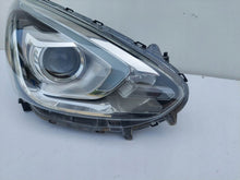 Laden Sie das Bild in den Galerie-Viewer, Frontscheinwerfer Mitsubishi Mirage II Space Star W3014 W3015 Xenon Rechts