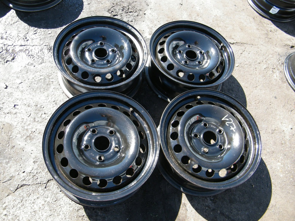 4x Alufelge 15 Zoll 6.0" 5x112 47ET Silber VW Caddy V Golf III Jetta VI Touran FEL6109057461ko