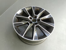 Laden Sie das Bild in den Galerie-Viewer, 1x Alufelge 17 Zoll 7.0&quot; 5x100 46ET 5JJ601025A Skoda Fabia Rapid Rim Wheel