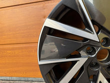 Laden Sie das Bild in den Galerie-Viewer, 1x Alufelge 18 Zoll 7.0&quot; 5x100 39ET 658601025J Skoda Fabia Scala Kamiq Rim Wheel