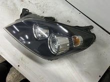 Laden Sie das Bild in den Galerie-Viewer, Frontscheinwerfer Opel Astra H 1EG27037001 Links Scheinwerfer Headlight