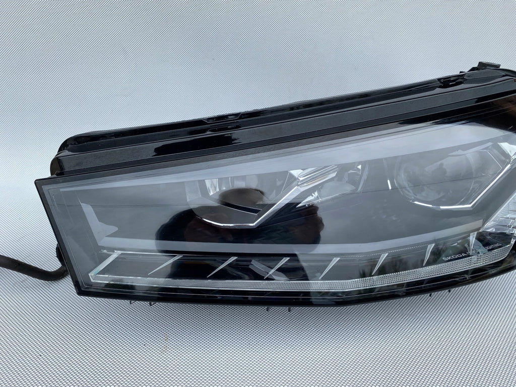 Frontscheinwerfer Skoda Fabia IV 6VB941015 LED Links Scheinwerfer Headlight SCH1113920411av