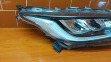 Load image into Gallery viewer, Frontscheinwerfer Toyota Yaris LED Ein Stück (Rechts oder Links) Headlight