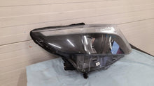 Laden Sie das Bild in den Galerie-Viewer, Frontscheinwerfer Mercedes-Benz Vito W447 A4479067800 Rechts Headlight