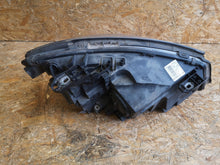 Laden Sie das Bild in den Galerie-Viewer, Frontscheinwerfer Mercedes-Benz Cla A1178200361 Ein Stück (Rechts oder Links) SCH2161335424lj