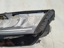Laden Sie das Bild in den Galerie-Viewer, Frontscheinwerfer Skoda Octavia IV 5E4941015 Links Scheinwerfer Headlight SCH3702129373id
