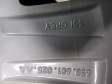 Laden Sie das Bild in den Galerie-Viewer, 1x Alufelge 18 Zoll 6.5&quot; 5x100 40ET 658601025 Skoda Scala Kamiq Rim Wheel