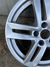 Load image into Gallery viewer, 1x Alufelge 17 Zoll 7.0&quot; 5x112 42ET Silber 8W0601025P Audi A5 A4 Rim Wheel