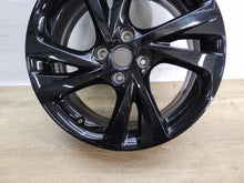 Laden Sie das Bild in den Galerie-Viewer, 1x Alufelge 17 Zoll 7.0&quot; 4x108 38ET Glanz Silber 9832281480 Opel Corsa F