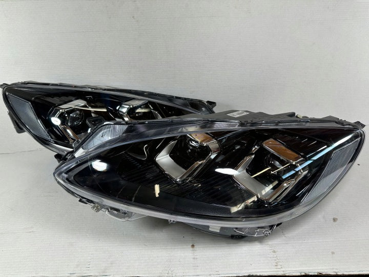 Frontscheinwerfer Ford Kuga LV4B-13E017-AP LV4B-13E016-AP Ein Satz Headlight SCH8693153947lw