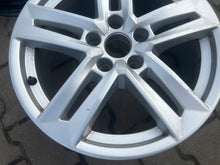 Load image into Gallery viewer, 1x Alufelge 17 Zoll 7.0&quot; 5x112 42ET Glanz Silber 8W0601025P Audi Rim Wheel