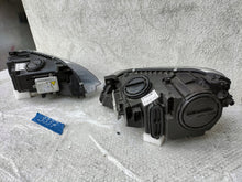 Load image into Gallery viewer, Frontscheinwerfer BMW 6 7222084-17 7222083-17 Ein Satz Scheinwerfer Headlight SCH6642751155lx
