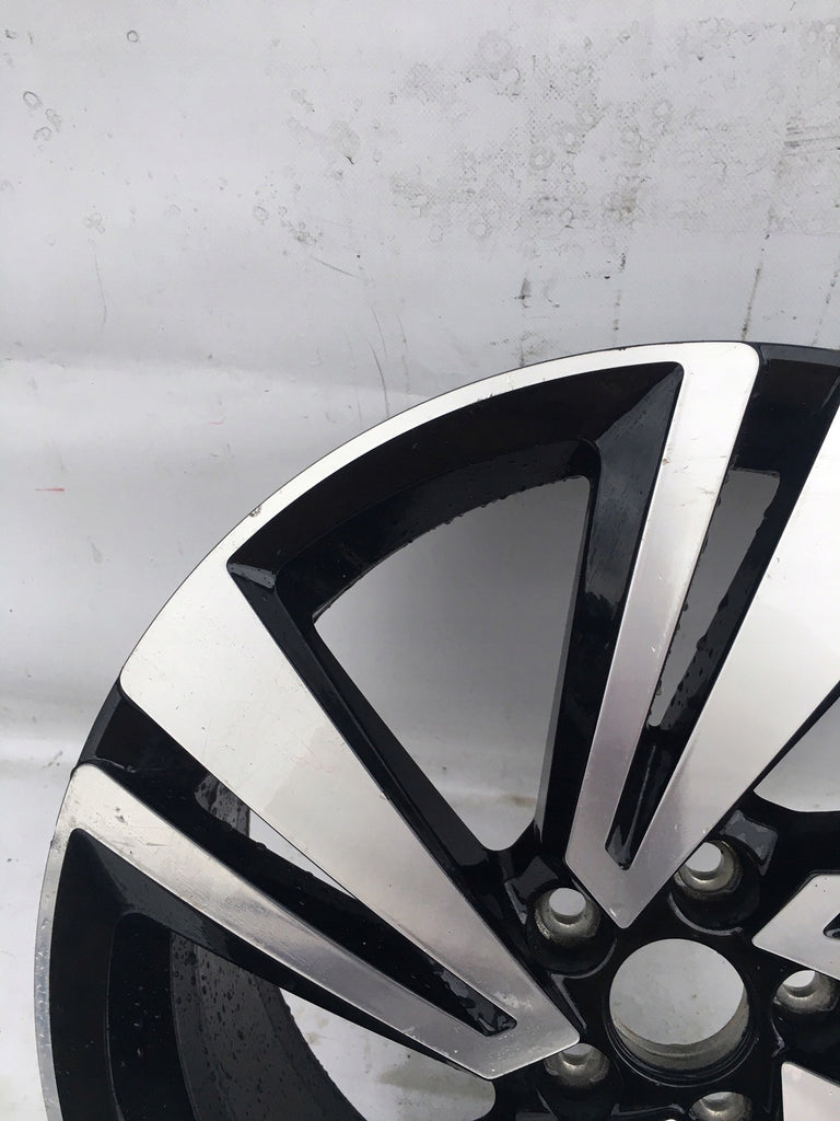 1x Alufelge 18 Zoll 7.0" 5x100 49ET 2GM601025H VW T-Cross Rim Wheel