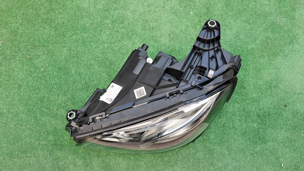 Frontscheinwerfer Mercedes-Benz W213 A2139064704KZ LED Links Headlight SCH5746534410or