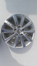 Laden Sie das Bild in den Galerie-Viewer, 1x Alufelge 16 Zoll 6.0&quot; 5x112 50ET Silber 2K5601025G VW Caddy Rim Wheel