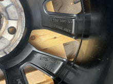 Laden Sie das Bild in den Galerie-Viewer, 1x Alufelge 17 Zoll 5x108 L1TC1007KA Ford Puma Rim Wheel FEL2043446310zg