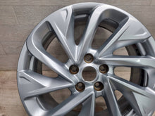 Load image into Gallery viewer, 1x Alufelge 18 Zoll 7.5" 5x114.3 39ET Glanz Silber 403006653R Renault Espace FEL2755257328ri