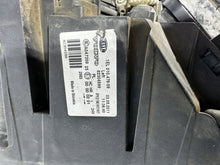 Load image into Gallery viewer, Frontscheinwerfer Volvo 82304585 82304599 Ein Satz Scheinwerfer Headlight SCH7065892978nu