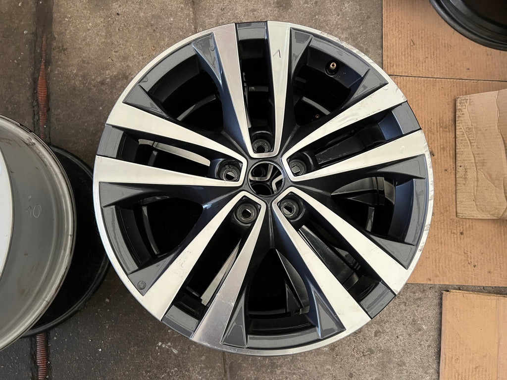 1x Alufelge 18 Zoll 7.0" 5x114.3 403007351R Renault Talisman Kadjar Rim Wheel