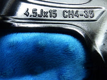 Laden Sie das Bild in den Galerie-Viewer, 1x Alufelge 15 Zoll 4.5&quot; 4x100 35ET Glanz Schwarz B000908277 Citroën C1 108 Aygo