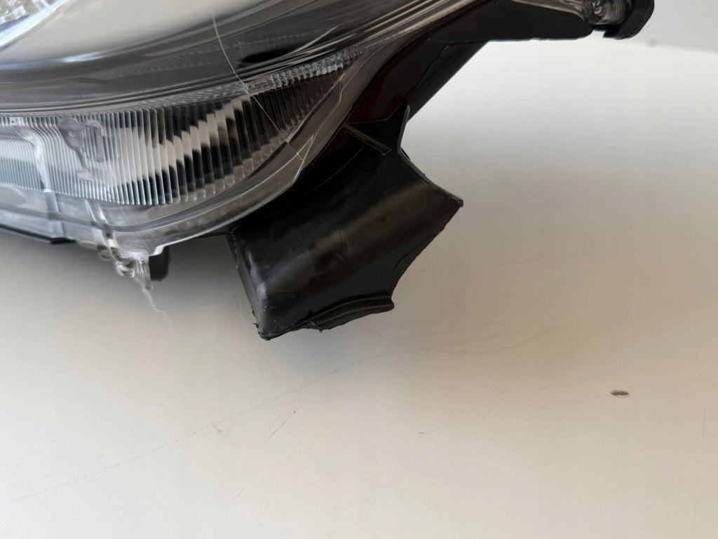 Frontscheinwerfer Toyota Yaris EUK0-8 Links Scheinwerfer Headlight SCH2836777647wo