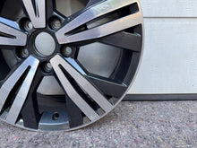 Load image into Gallery viewer, 1x Alufelge 17 Zoll 6.0" 5x112 50ET 2K5601025P Mg Passat Golf I Rim Wheel FEL1124238325bi