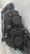 Load image into Gallery viewer, Frontscheinwerfer Hyundai Veloster 92102-2V160 Rechts Scheinwerfer Headlight