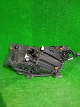 Laden Sie das Bild in den Galerie-Viewer, Frontscheinwerfer Skoda Kamiq 0021383206 Full LED Ein Stück (Rechts oder Links) SCH1235103595wz