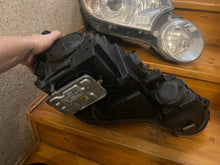 Laden Sie das Bild in den Galerie-Viewer, Frontscheinwerfer Skoda Yeti Ein Stück (Rechts oder Links) Headlight