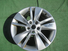 Laden Sie das Bild in den Galerie-Viewer, 1x Alufelge 18 Zoll 7.0&quot; 5x112 43ET Silber 565601025 Skoda Kodiaq Rim Wheel