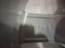 Laden Sie das Bild in den Galerie-Viewer, 1x Alufelge 17 Zoll 7.5&quot; 5x112 37ET Audi C7 Rim Wheel