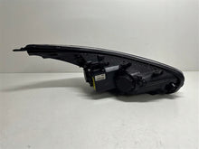 Laden Sie das Bild in den Galerie-Viewer, Frontscheinwerfer Kia Ceed 92102-A2060 LED Ein Stück (Rechts oder Links)