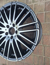 Load image into Gallery viewer, 1x Alufelge 18 Zoll 8.5" 5x112 52ET Glanz Schwarz A2064015000 Mercedes-Benz W206 FEL2668269277uj