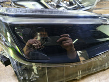 Laden Sie das Bild in den Galerie-Viewer, Frontscheinwerfer Toyota Yaris Cross OD-310 Rechts Scheinwerfer Headlight SCH7626484381rn