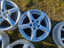 Laden Sie das Bild in den Galerie-Viewer, 4x Alufelge 16 Zoll 6.5" 5x112 46ET Glanz KBA50369 VW Golf Rim Wheel FEL8723928867lg