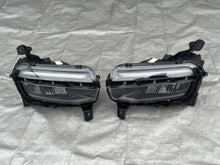 Laden Sie das Bild in den Galerie-Viewer, Frontscheinwerfer Jeep 522187190 Ein Satz Scheinwerfer Headlight SCH1989490404ta