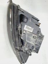 Laden Sie das Bild in den Galerie-Viewer, Frontscheinwerfer Audi A4 B6 8E0941029T 8E0941030 Xenon Ein Satz Headlight