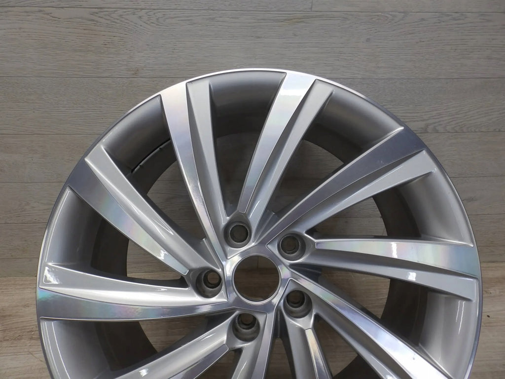 1x Alufelge 18 Zoll 7.5" 5x112 48ET Glanz Schwarz 5E3601025AG Mg Octavia 5e3 Iv FEL1830483292tu