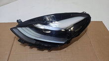 Laden Sie das Bild in den Galerie-Viewer, Frontscheinwerfer Tesla Model 3 151495200C Links Scheinwerfer Headlight SCH7527040354yz
