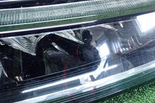 Laden Sie das Bild in den Galerie-Viewer, Frontscheinwerfer Skoda Octavia IV Rechts Scheinwerfer Headlight SCH6644563981hk